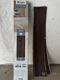 Doghe adesive per pavimento in pvc