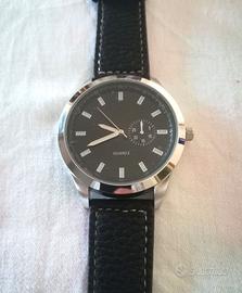 Orologio Avon da polso Classic date fondo nero