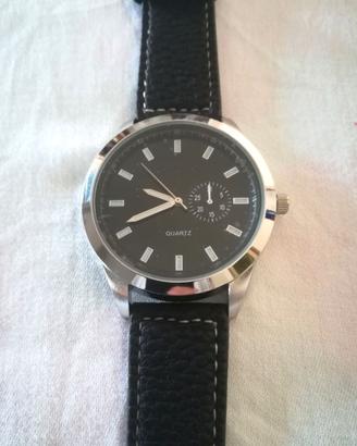 Orologio Avon da polso Classic date fondo nero