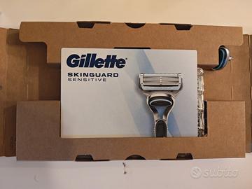 Rasoio Gillette Skinguard Sensitive e testine 