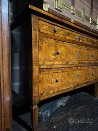 Cassettone Bresciano Luigi Xvi Intarsiato fine 700