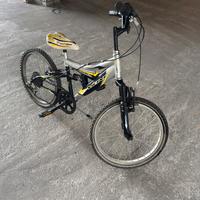 Bicicletta vicini da bambino