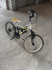 Bicicletta vicini da bambino