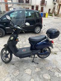 Motorino Elettrico Blu
