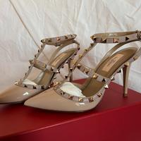 Valentino Rockstud nude vernice