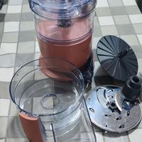 Tritatutto e Tagliaverdure Elettrico da cucina.