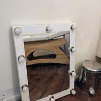 Specchio trucco con luci