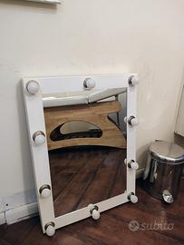 Specchio trucco con luci