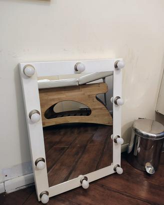 Specchio trucco con luci