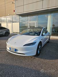 Tesla Model 3 Highland Premium RWD