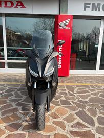 Yamaha X-Max 300 Iron Max