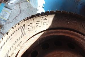 gomme con cerchi 165 70 R14 invernali