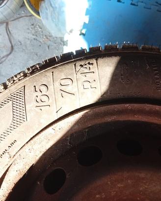 gomme con cerchi 165 70 R14 invernali