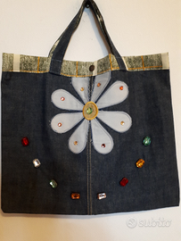Borsa in jeans motivo bottoni gemme/fiore