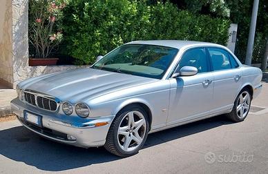 Auto Jaguar Sovereign XJ 2006