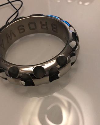 Bracciale rigido e ciondolo del brand Brosway