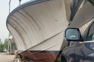 Barca a motore Coroner