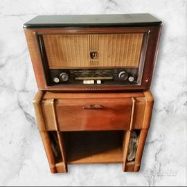 Radio a valvole philips con Mobile 1955