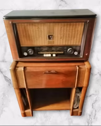 Radio a valvole philips con Mobile 1955