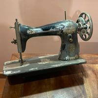 Macchina da cucire d’epoca
