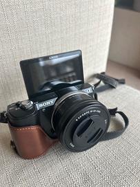 Sony Alpha A5000 Mirrorless Nero + 16-50mm