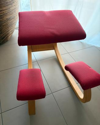 Sedia ergonomica Stokke rossa dondolo