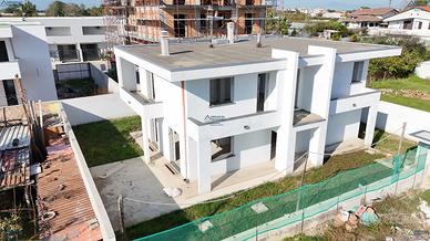 Villa singola libera su quattro lati