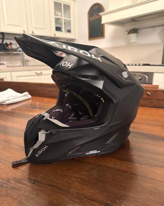 Casco AIROH TWIST 3 color black matt