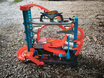 pista Hot wheels garage squalo