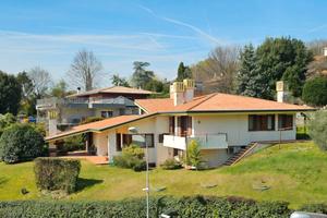 Esclusiva villa in collina - Montebelluna 