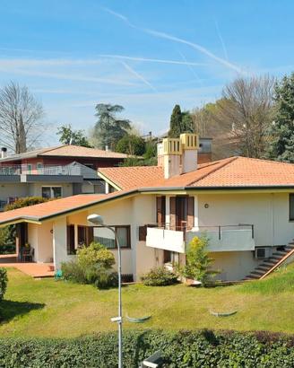 Esclusiva villa in collina - Montebelluna 