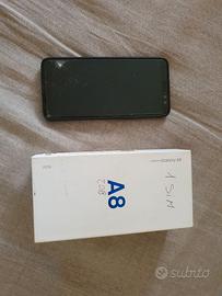 Smartphone samsung a8