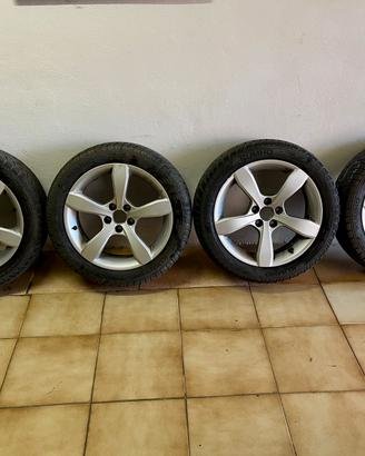 Cerchi in lega Audi 16 pollici invernali con gomme