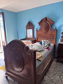 camera da letto d'epoca completa