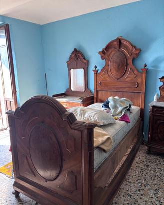 camera da letto d'epoca completa