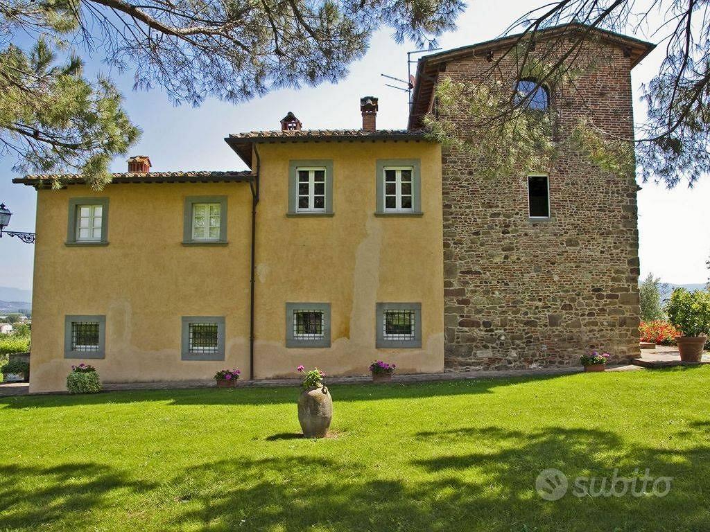 Rustico / Casale di 600 m² con più di 5 locali e b - Altro