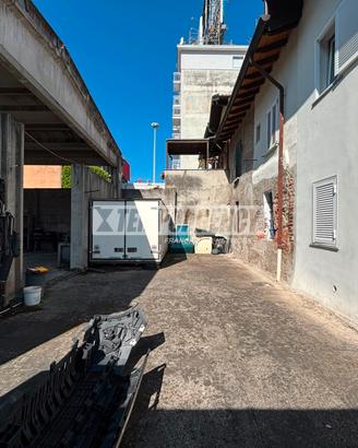 Locale Commerciale a Milano Via Giorgio Stephenson