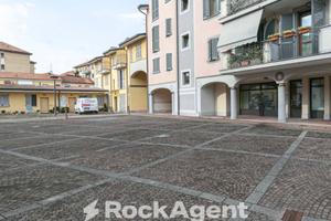 LOCALE COMMERCIALE A ROVAGNASCO