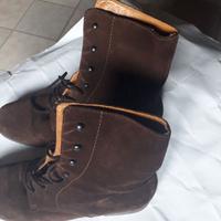 Scarponcino da donna  scamosciato con lacci