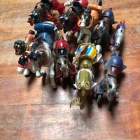 Cavalli di tutte le dimensioni e tipo