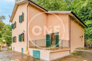 Villa di 261 m² con più di 5 locali a Morlupo