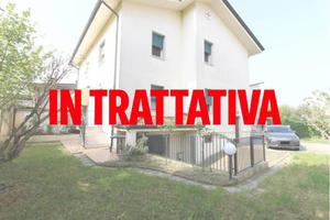 Villa di 200 m² con 5 locali e box auto doppio a A