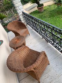 Set 2 sedie + tavolino in vimini