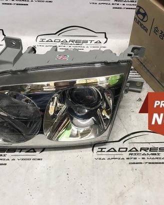 Faro Originale Anteriore Hyundai Trajet 921013A000
