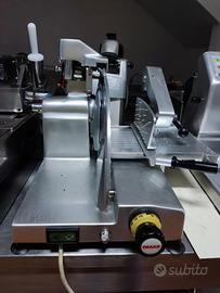 Affettatrice professionale OMAS lama 30