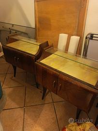 coppia di comodini vintage