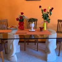 Tavolo in cristallo con scultura