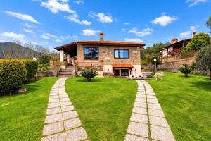 Villa di 180 m² con più di 5 locali a Trevignano R