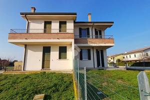 Bifamiliare al grezzo ad Agna