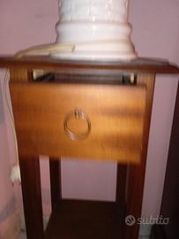 comodino e lampada in ceramica 